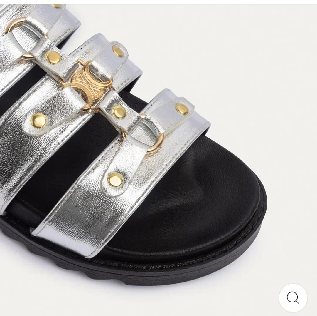 Casual Chic Casual Chic-image